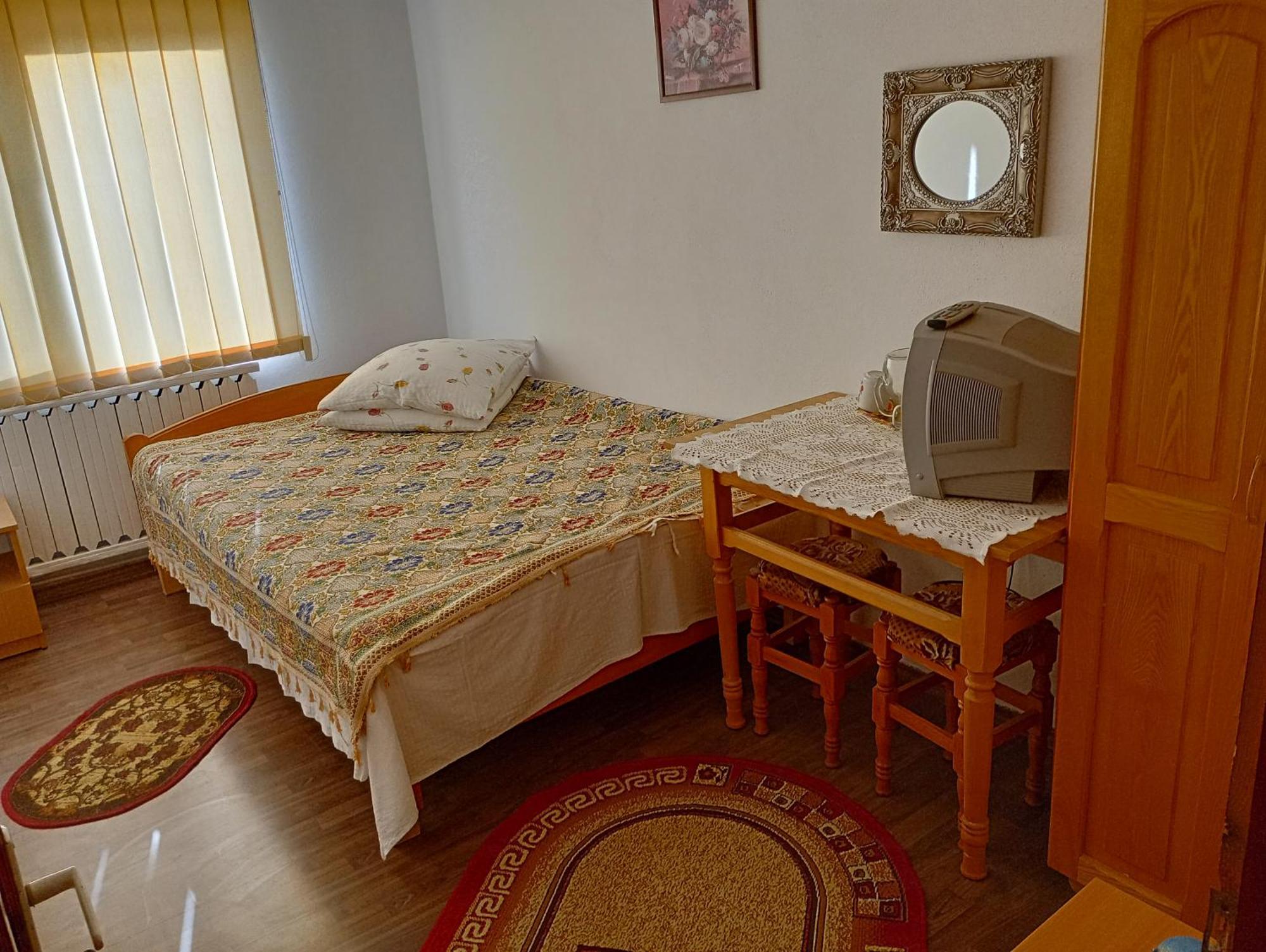 Pensiunea Irina 1 Si 2 Zarnesti Exterior photo